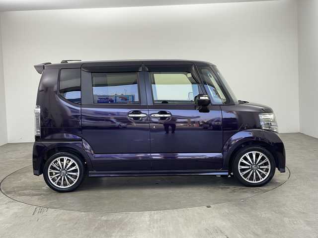 ホンダ Ｎ ＢＯＸ カスタム ターボ SSパッケージ 兵庫県 2016(平28)年 5.1万km プレミアムベルベットパープル・パール ・社外7インチSDナビ/・Bluetooth/CD/DVD/フルセグテレビ/・ビルドインETC/・バックカメラ/・クルーズコントロール/・両側パワースライドドア/・純正フロアマット/・横滑り防止装置/・盗難防止装置/・ハーフレザーシート/・シートヒーター（D席＋N席）/・アイドリングストップ/・HIDヘッドライト/・オートライト/・純正15インチアルミホイール/・Wエアバッグ/・カーテンエアバッグ/・プッシュスタートボタン/・スマートキー/・AACエアコン
