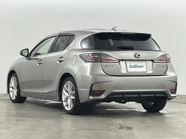 レクサス ＣＴ 200h バージョンL 福島県 2017(平29)年 6.4万km ソニックチタニウム 純正ナビ/・フルセグ/CD/DVD/SD/BT/USB/AUX/FM/AM/・バックカメラ/・ETC2.0/サンルーフ/前後ドライブレコーダー/前後コーナーセンサー/革巻きステアリング/・ステアリングスイッチ/・パドルシフト/・ステアリングヒーター/・オートクルーズコントロール/レザーシート/・パワーシート/・シートヒーター/ＬＥＤヘッドライト/・LEDフォグランプ/・オートライト/ウィンカーミラー/ドアバイザー/純正フロアマット/スマートキー/・プッシュスタート/純正17インチAW