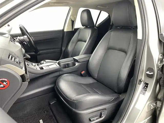 レクサス ＣＴ 200h バージョンL 福島県 2017(平29)年 6.4万km ソニックチタニウム 純正ナビ/・フルセグ/CD/DVD/SD/BT/USB/AUX/FM/AM/・バックカメラ/・ETC2.0/サンルーフ/前後ドライブレコーダー/前後コーナーセンサー/革巻きステアリング/・ステアリングスイッチ/・パドルシフト/・ステアリングヒーター/・オートクルーズコントロール/レザーシート/・パワーシート/・シートヒーター/ＬＥＤヘッドライト/・LEDフォグランプ/・オートライト/ウィンカーミラー/ドアバイザー/純正フロアマット/スマートキー/・プッシュスタート/純正17インチAW