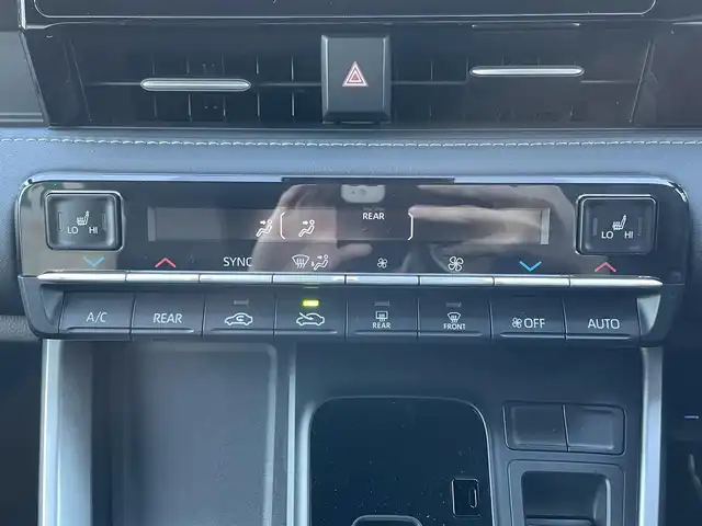 トヨタ ノア ハイブリッド S－Z 静岡県 2024(令6)年 0.1千km ホワイトパールクリスタルシャイン 純正ナビTV/（CD/DVD/BT）/バックカメラ/トヨタセーフティセンス/両側パワースライドドア/レーダークルーズコントロール/プリクラッシュセーフティ/レーンキープアシスト/横滑り防止装置/HDMI/ETC2.0/AC100V/ハーフレザーシート/前席シートヒーター/電動パーキングブレーキ/オートホールド/LEDヘッドライト/オートマチックハイビーム/前後型ドライブレコーダー/純正17インチアルミホイール/スマートキー/プッシュスタート/保証書