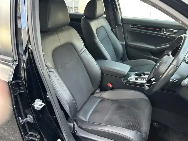 ホンダ シビック EX 長崎県 2021(令3)年 3万km クリスタルブラックパール 純正ナビ付ディスプレイオーディオ（AM/FM/TV)/ブルートゥース/クルーズコントロール追従あり/レーンキープアシスト/衝突軽減ブレーキ/電子パーキングブレーキ/ブレーキホールド/横滑り防止装置/スマートホン非接触準電/バックカメラ/シートヒーター（前席）/ブラインドスポットモニター/踏み間違い衝突軽減/路外逸脱抑制機能/純正アルミホイール/コーナーセンサー（前後）