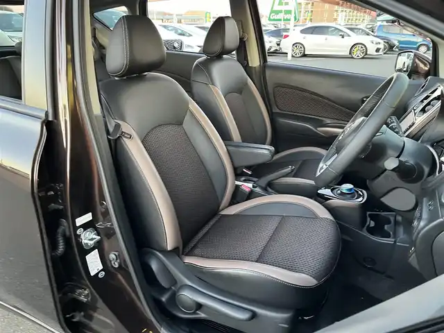 日産 ノート e－パワー メダリスト 東京都 2017(平29)年 5.4万km インペリアルアンバーP ストラーダナビ/アラウンドビューカメラ/テレビ/Bluetooth/デジタルインナーミラー/エンジンスターター/純正15インチアルミホイール/前後コーナーセンサー/ドライブレコーダー/ETC/ハーフレザーシート/スペアキー