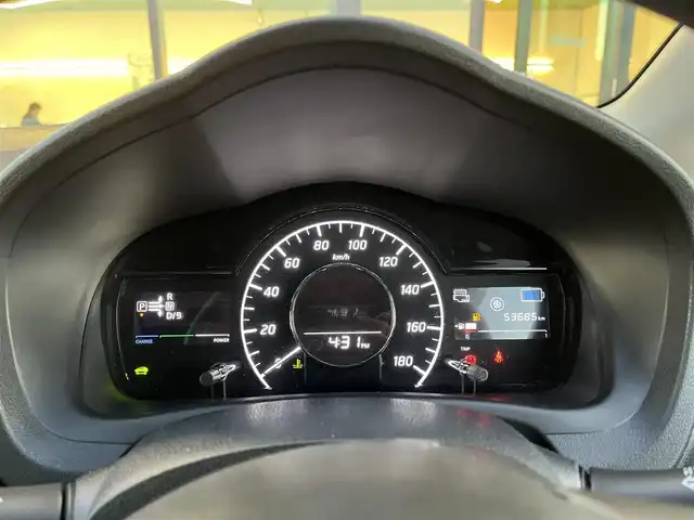 日産 ノート e－パワー メダリスト 東京都 2017(平29)年 5.4万km インペリアルアンバーP ストラーダナビ/アラウンドビューカメラ/テレビ/Bluetooth/デジタルインナーミラー/エンジンスターター/純正15インチアルミホイール/前後コーナーセンサー/ドライブレコーダー/ETC/ハーフレザーシート/スペアキー