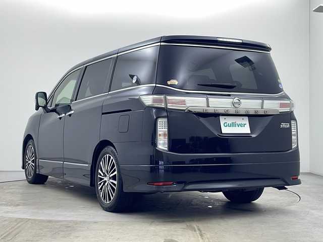 日産 エルグランド 250ハイウェイスターS 秋田県 2021(令3)年 6.1万km 黒 4WD/両側パワースライドドア/純正ナビ/（AM/FM/CD/Bluetooth/TV）/バックモニター/エマージェンシーブレーキ/レーダークルーズコントロール/純正ビルトインETC/車線逸脱警報/後方車両検知警報/前後クリアランスソナー/オートライト/LEDヘッドライト/フォグランプ/インテリジェントキ/プッシュスタート/ハーフレザーシート/純正18インチアルミホイール