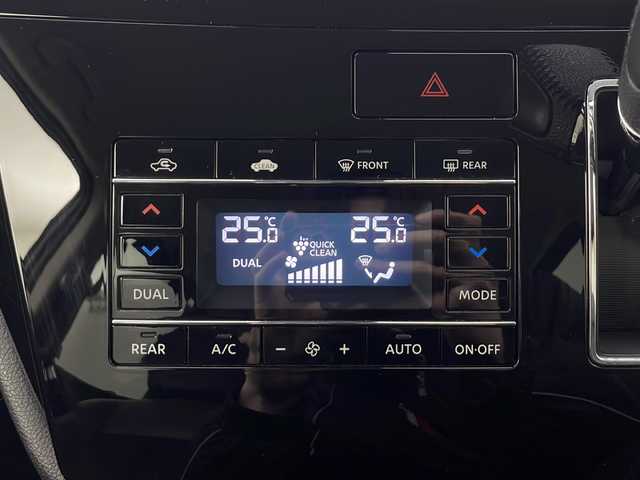 日産 エルグランド 250ハイウェイスターS 秋田県 2021(令3)年 6.1万km 黒 4WD/両側パワースライドドア/純正ナビ/（AM/FM/CD/Bluetooth/TV）/バックモニター/エマージェンシーブレーキ/レーダークルーズコントロール/純正ビルトインETC/車線逸脱警報/後方車両検知警報/前後クリアランスソナー/オートライト/LEDヘッドライト/フォグランプ/インテリジェントキ/プッシュスタート/ハーフレザーシート/純正18インチアルミホイール