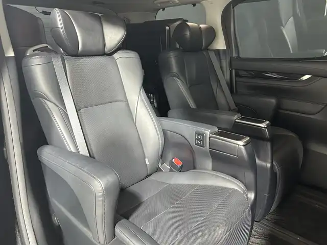 トヨタ アルファード S Cパッケージ 大阪府 2019(令1)年 4.6万km ブラック ＡＬＰＩＮＥナビＴＶ　後席モニター　三眼ＬＥＤ　黒革シート　パワーシート／ヒーター／エアコン　電動リアゲート　デジタルインナーミラー　衝突軽減　レーダーＣ　ＢＳＭ　前後ドラレコ　１００Ｖ電源