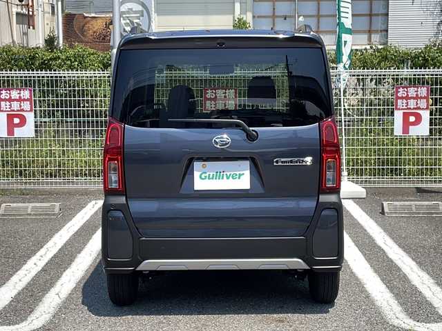 ダイハツ タント ファンクロス 兵庫県 2023(令5)年 1万km クロムグレーメタリック 登録時走行距離9364km/スマートアシスト/純正9型ディスプレイオーディオ/フルセグTV/Bluetooth/HDMI/AppleCarPlay/全方位カメラ/純正ドライブレコーダー（DA連動）/両側パワースライドドア/ビルトインETC/格納式サンシェード（リアドア）/ルーフレール/前席シートヒーター/純正フロアマット/格納式シートバックテーブル（運転席/助手席）