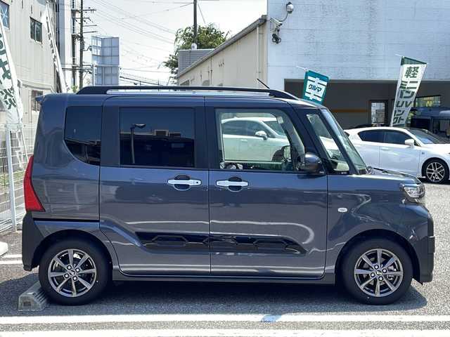 ダイハツ タント ファンクロス 兵庫県 2023(令5)年 1万km クロムグレーメタリック 登録時走行距離9364km/スマートアシスト/純正9型ディスプレイオーディオ/フルセグTV/Bluetooth/HDMI/AppleCarPlay/全方位カメラ/純正ドライブレコーダー（DA連動）/両側パワースライドドア/ビルトインETC/格納式サンシェード（リアドア）/ルーフレール/前席シートヒーター/純正フロアマット/格納式シートバックテーブル（運転席/助手席）