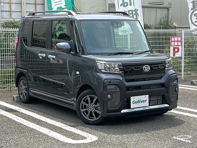 ダイハツ タント ファンクロス 兵庫県 2023(令5)年 1万km クロムグレーメタリック 登録時走行距離9364km/スマートアシスト/純正9型ディスプレイオーディオ/フルセグTV/Bluetooth/HDMI/AppleCarPlay/全方位カメラ/純正ドライブレコーダー（DA連動）/両側パワースライドドア/ビルトインETC/格納式サンシェード（リアドア）/ルーフレール/前席シートヒーター/純正フロアマット/格納式シートバックテーブル（運転席/助手席）
