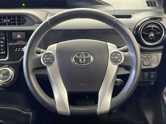 トヨタ アクア G 秋田県 2016(平28)年 4.4万km コバルトブルーメタリック 純正ナビ　/Ｂｌｕｅｔｏｏｔｈ　/フルセグＴＶ　/ビルトインＥＴＣ　/オートライト　/前席シートヒーター　/衝突軽減装置　/レーンキープ　/クルーズコントロール　/電動格納ミラー　/革巻きステアリング/ステアリングスイッチ /ドアバイザー