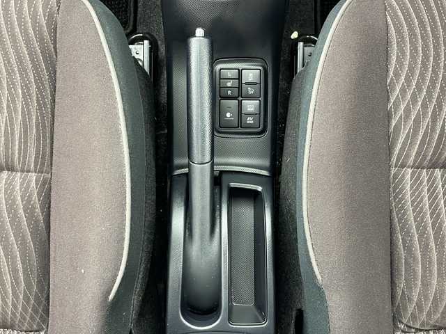 トヨタ アクア G 秋田県 2016(平28)年 4.4万km コバルトブルーメタリック 純正ナビ　/Ｂｌｕｅｔｏｏｔｈ　/フルセグＴＶ　/ビルトインＥＴＣ　/オートライト　/前席シートヒーター　/衝突軽減装置　/レーンキープ　/クルーズコントロール　/電動格納ミラー　/革巻きステアリング/ステアリングスイッチ /ドアバイザー