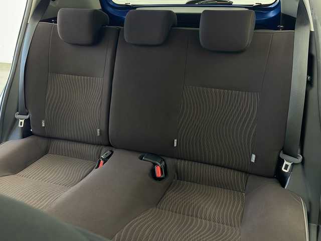 トヨタ アクア G 秋田県 2016(平28)年 4.4万km コバルトブルーメタリック 純正ナビ　/Ｂｌｕｅｔｏｏｔｈ　/フルセグＴＶ　/ビルトインＥＴＣ　/オートライト　/前席シートヒーター　/衝突軽減装置　/レーンキープ　/クルーズコントロール　/電動格納ミラー　/革巻きステアリング/ステアリングスイッチ /ドアバイザー