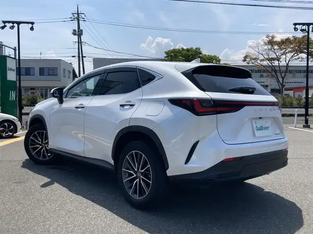 レクサス ＮＸ 250 鳥取県 2023(令5)年 1.5万km ソニッククォーツ 純正9.8インチディスプレイオーディオ/（フルセグ/BT/Miracast）/バックカメラ/トヨタセーフティセンス/レーンキープアシスト/ブラインドスポットモニター/前後クリアランスソナー/レーダークルーズコントロール/レザーシート/前席パワーシート/ビルトインETC/LEDヘットライト/純正18インチアルミホイール/AC100V/パドルシフト/プッシュエンジンスタート/アイドリングストップ