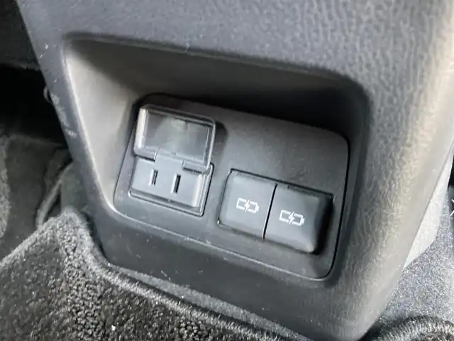 レクサス ＮＸ 250 鳥取県 2023(令5)年 1.5万km ソニッククォーツ 純正9.8インチディスプレイオーディオ/（フルセグ/BT/Miracast）/バックカメラ/トヨタセーフティセンス/レーンキープアシスト/ブラインドスポットモニター/前後クリアランスソナー/レーダークルーズコントロール/レザーシート/前席パワーシート/ビルトインETC/LEDヘットライト/純正18インチアルミホイール/AC100V/パドルシフト/プッシュエンジンスタート/アイドリングストップ