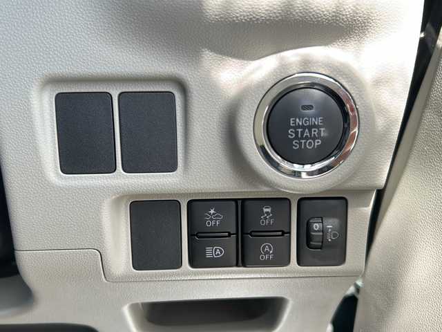 ダイハツ キャスト スタイル G VS SAⅢ 石川県 2022(令4)年 0.7万km ダークエメラルドマイカ 社外ＳＤナビ【AM/FM/フルセグTV/Bluetooth】/全方位カメラ　/前席シートヒーター　/プッシュスタート　/LEDヘッドライト/オートライト/オートマチックハイビーム/純正アルミホイール　/純正フロアマット　/衝突軽減システム　/アイドリングストップ　/ベンチシート　/Wエアバッグ/パワーウィンドウ/パワーステアリング