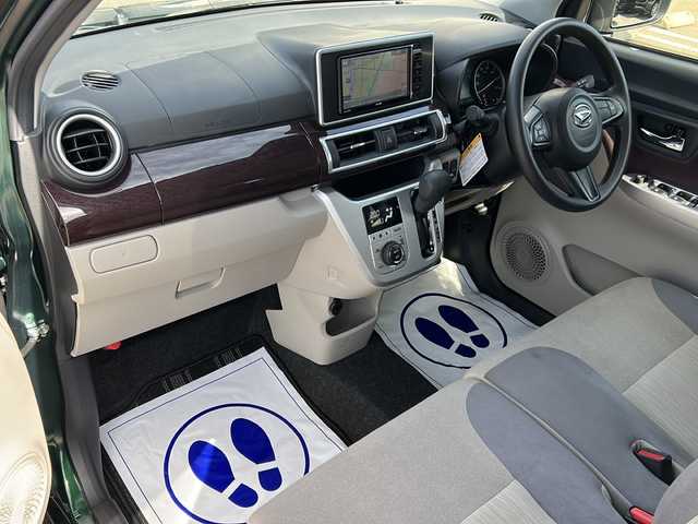 ダイハツ キャスト スタイル G VS SAⅢ 石川県 2022(令4)年 0.7万km ダークエメラルドマイカ 社外ＳＤナビ【AM/FM/フルセグTV/Bluetooth】/全方位カメラ　/前席シートヒーター　/プッシュスタート　/LEDヘッドライト/オートライト/オートマチックハイビーム/純正アルミホイール　/純正フロアマット　/衝突軽減システム　/アイドリングストップ　/ベンチシート　/Wエアバッグ/パワーウィンドウ/パワーステアリング