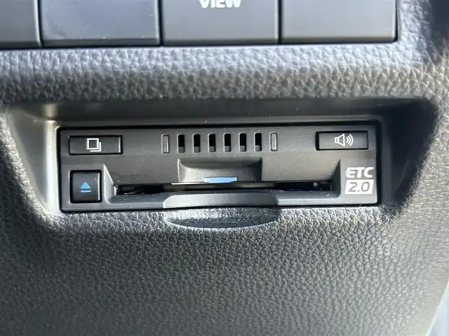 トヨタ ＲＡＶ４ G Zパッケージ 鳥取県 2020(令2)年 2.2万km ホワイトパールクリスタルシャイン ４・W・D/純正9型ディスプレイオーディオ/フルセグ/ナビ/USB/パノラミックビューモニター/トヨタセーフティセンス/ブラインドスポットモニター/レーンキープアシスト/レーダークルーズコントロール/デジタルインナーミラー/ETC2.0/黒レザーシート/運転席パワーシート/メモリ機能付き/前席シートヒーター/ルーフレール/LEDヘットライト/純正19インチアルミホイール/プッシュエンジンスタート/スペアキー