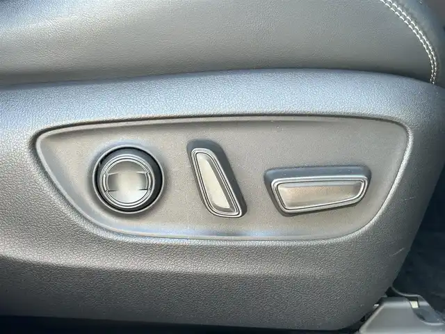 トヨタ ＲＡＶ４ G Zパッケージ 鳥取県 2020(令2)年 2.2万km ホワイトパールクリスタルシャイン ４・W・D/純正9型ディスプレイオーディオ/フルセグ/ナビ/USB/パノラミックビューモニター/トヨタセーフティセンス/ブラインドスポットモニター/レーンキープアシスト/レーダークルーズコントロール/デジタルインナーミラー/ETC2.0/黒レザーシート/運転席パワーシート/メモリ機能付き/前席シートヒーター/ルーフレール/LEDヘットライト/純正19インチアルミホイール/プッシュエンジンスタート/スペアキー