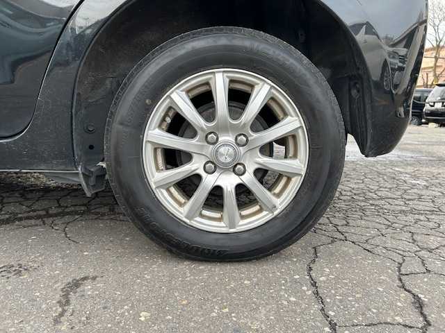 トヨタ ヴィッツ F 道東・釧路十勝 2014(平26)年 10.6万km ブラックマイカ ４WD/純正SDナビ（NSZT-W64)/CD/Bluetooth/MSV/フルセグTV/デアイサー/ライトレベライザー/キーレス/電格ミラー/ドアミラーウィンカー/純正マット/社外アルミ付冬タイヤ積込