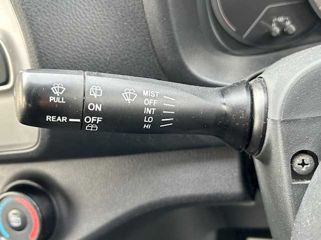 トヨタ ヴィッツ F 道東・釧路十勝 2014(平26)年 10.6万km ブラックマイカ ４WD/純正SDナビ（NSZT-W64)/CD/Bluetooth/MSV/フルセグTV/デアイサー/ライトレベライザー/キーレス/電格ミラー/ドアミラーウィンカー/純正マット/社外アルミ付冬タイヤ積込