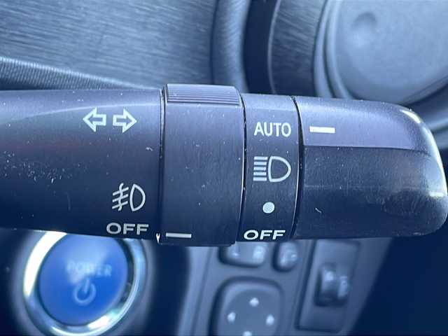 トヨタ アクア S 岐阜県 2014(平26)年 8.2万km シルバーM 禁煙車/純正ナビ/ワンセグTV/Bluetooth/バックカメラ/ETC/ドアバイザー/純正フロアマット/プッシュスタート/フォグライト/オートエアコン/オートライト/ハンドルスイッチ/電動格納ミラー/パワーウィンドウ/スマートキー/スペアキー