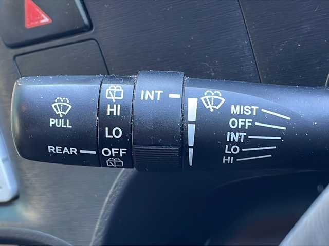 トヨタ アクア S 岐阜県 2014(平26)年 8.2万km シルバーM 禁煙車/純正ナビ/ワンセグTV/Bluetooth/バックカメラ/ETC/ドアバイザー/純正フロアマット/プッシュスタート/フォグライト/オートエアコン/オートライト/ハンドルスイッチ/電動格納ミラー/パワーウィンドウ/スマートキー/スペアキー