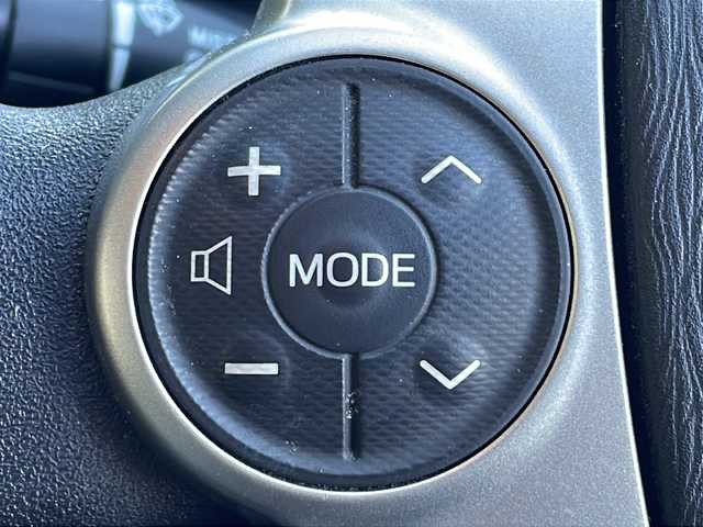 トヨタ アクア S 岐阜県 2014(平26)年 8.2万km シルバーM 禁煙車/純正ナビ/ワンセグTV/Bluetooth/バックカメラ/ETC/ドアバイザー/純正フロアマット/プッシュスタート/フォグライト/オートエアコン/オートライト/ハンドルスイッチ/電動格納ミラー/パワーウィンドウ/スマートキー/スペアキー