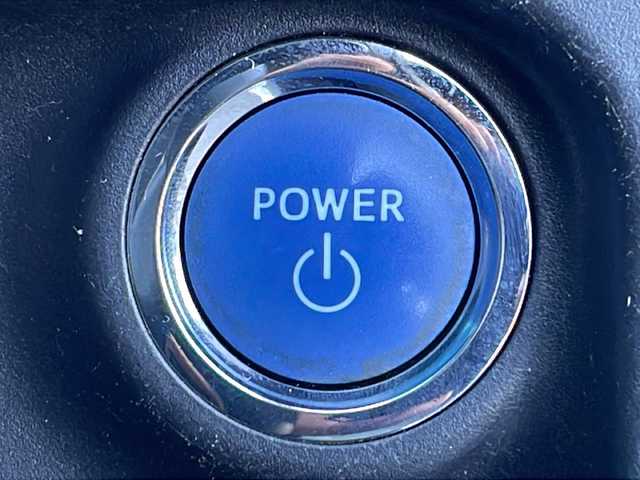 トヨタ アクア S 岐阜県 2014(平26)年 8.2万km シルバーM 禁煙車/純正ナビ/ワンセグTV/Bluetooth/バックカメラ/ETC/ドアバイザー/純正フロアマット/プッシュスタート/フォグライト/オートエアコン/オートライト/ハンドルスイッチ/電動格納ミラー/パワーウィンドウ/スマートキー/スペアキー