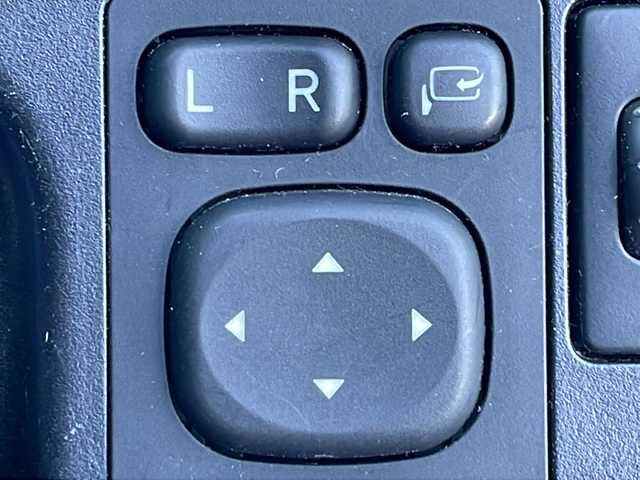 トヨタ アクア S 岐阜県 2014(平26)年 8.2万km シルバーM 禁煙車/純正ナビ/ワンセグTV/Bluetooth/バックカメラ/ETC/ドアバイザー/純正フロアマット/プッシュスタート/フォグライト/オートエアコン/オートライト/ハンドルスイッチ/電動格納ミラー/パワーウィンドウ/スマートキー/スペアキー