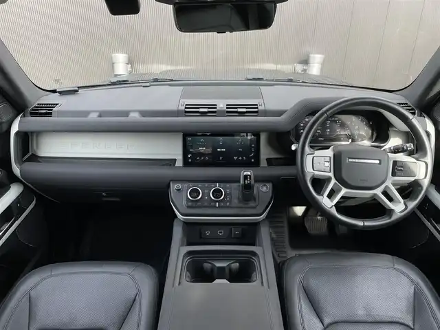 ランドローバー ランドローバー ディフェンダー 110 XS エディション 長野県 2022(令4)年 2万km 黒 ＭＥＲＩＤＩＡＮサウンド　/ サンルーフ/ 黒革シート　/ ＡＣＣ　/ ＬＫＡ　/ ＢＳＭ　/ Ｃａｒｐｌａｙ　/ ＡｎｄｏｒｏｉｄＡｕｔｏ　/ アームレストリフリッジレイター　/ シートヒーター　/ シートベンチレーション　/ ステアリングヒーター / ワイヤレスチャージ/ ＥＴＣ　/ 禁煙