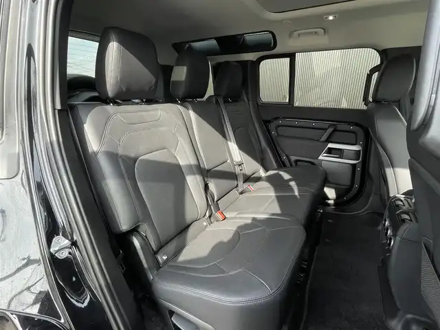 ランドローバー ランドローバー ディフェンダー 110 XS エディション 長野県 2022(令4)年 2万km 黒 ＭＥＲＩＤＩＡＮサウンド　/ サンルーフ/ 黒革シート　/ ＡＣＣ　/ ＬＫＡ　/ ＢＳＭ　/ Ｃａｒｐｌａｙ　/ ＡｎｄｏｒｏｉｄＡｕｔｏ　/ アームレストリフリッジレイター　/ シートヒーター　/ シートベンチレーション　/ ステアリングヒーター / ワイヤレスチャージ/ ＥＴＣ　/ 禁煙