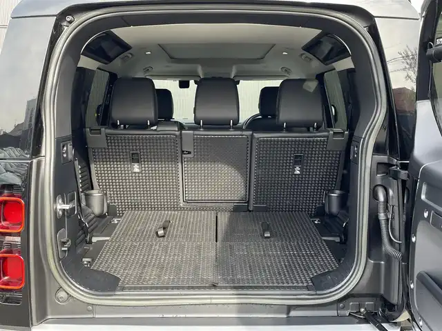 ランドローバー ランドローバー ディフェンダー 110 XS エディション 長野県 2022(令4)年 2万km 黒 ＭＥＲＩＤＩＡＮサウンド　/ サンルーフ/ 黒革シート　/ ＡＣＣ　/ ＬＫＡ　/ ＢＳＭ　/ Ｃａｒｐｌａｙ　/ ＡｎｄｏｒｏｉｄＡｕｔｏ　/ アームレストリフリッジレイター　/ シートヒーター　/ シートベンチレーション　/ ステアリングヒーター / ワイヤレスチャージ/ ＥＴＣ　/ 禁煙