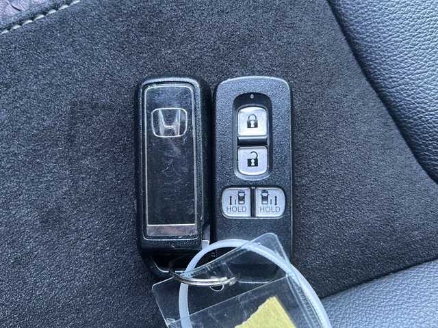 ホンダ Ｎ ＢＯＸ カスタム G L ターボ ホンダセンシング 広島県 2020(令2)年 3万km クリスタルブラックパール 禁煙車/ターボ/ホンダセンシング/・衝突軽減ブレーキ〈CMBS〉/・誤発進抑制機能/・歩行者事故低減ステアリング/・先行車発進お知らせ機能/・標識認識機能/・路外逸脱抑制機能/・ACC〈アダプティブ・クルーズ・コントロール〉/・LKAS〈車線維持支援システム〉/・後方誤発進抑制機能/・オートハイビーム/純正ナビ/・フルセグ/CD/DVD/Bluetooth/MusicRack/バックカメラ/両側パワースライドドア/革巻きステアリング/パドルシフト/ステアリングスイッチ/ハーフレザーシート/シートヒーター（D/N）/LEDヘッドライト/LEDフォグランプ/ドアバイザー/純正ドライブレコーダー/ETC/リアサンシェード/純正15インチアルミホイール