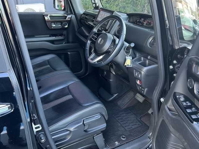 ホンダ Ｎ ＢＯＸ カスタム G L ターボ ホンダセンシング 広島県 2020(令2)年 3万km クリスタルブラックパール 禁煙車/ターボ/ホンダセンシング/・衝突軽減ブレーキ〈CMBS〉/・誤発進抑制機能/・歩行者事故低減ステアリング/・先行車発進お知らせ機能/・標識認識機能/・路外逸脱抑制機能/・ACC〈アダプティブ・クルーズ・コントロール〉/・LKAS〈車線維持支援システム〉/・後方誤発進抑制機能/・オートハイビーム/純正ナビ/・フルセグ/CD/DVD/Bluetooth/MusicRack/バックカメラ/両側パワースライドドア/革巻きステアリング/パドルシフト/ステアリングスイッチ/ハーフレザーシート/シートヒーター（D/N）/LEDヘッドライト/LEDフォグランプ/ドアバイザー/純正ドライブレコーダー/ETC/リアサンシェード/純正15インチアルミホイール