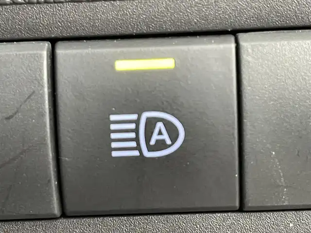 トヨタ アクア X 道央・札幌 2023(令5)年 1.5万km プラチナホワイトパールマイカ ・４WD/・寒冷地仕様/・純正ディスプレイオーディオ（コネクティッドナビ）/　Miracast/Bluetooth/USB/・ステアリングスイッチ/・バックカメラ/・ビルトインETC/・ドライブレコーダー前後/・社外１５インチAW（冬）/・積込純正キャップ付スチール（夏/同サイズ/6分山）/・トヨタセーフティセンス/　PCS/LTA/RSA/　先行車発進告知/後退速度抑制/・レーダークルーズコントロール/・オートマチックハイビーム/・オートライト/・ヘッドランプレベライザー/・LEDヘッドライト/・ミラーウィンカー/・ミラーヒーター/・オートリトラクタブルミラー/・AC１００V/・Driveモード/Evモード/・横滑り防止装置/・プッシュスタート/・スマートキー