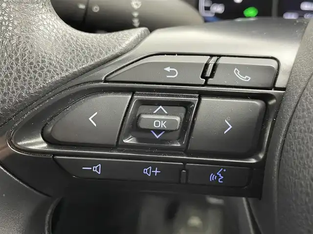 トヨタ アクア X 道央・札幌 2023(令5)年 1.5万km プラチナホワイトパールマイカ ・４WD/・寒冷地仕様/・純正ディスプレイオーディオ（コネクティッドナビ）/　Miracast/Bluetooth/USB/・ステアリングスイッチ/・バックカメラ/・ビルトインETC/・ドライブレコーダー前後/・社外１５インチAW（冬）/・積込純正キャップ付スチール（夏/同サイズ/6分山）/・トヨタセーフティセンス/　PCS/LTA/RSA/　先行車発進告知/後退速度抑制/・レーダークルーズコントロール/・オートマチックハイビーム/・オートライト/・ヘッドランプレベライザー/・LEDヘッドライト/・ミラーウィンカー/・ミラーヒーター/・オートリトラクタブルミラー/・AC１００V/・Driveモード/Evモード/・横滑り防止装置/・プッシュスタート/・スマートキー