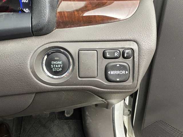 トヨタ プレミオ 1．5F Lパッケージ 岡山県 2013(平25)年 4.9万km ホワイトパールクリスタルシャイン