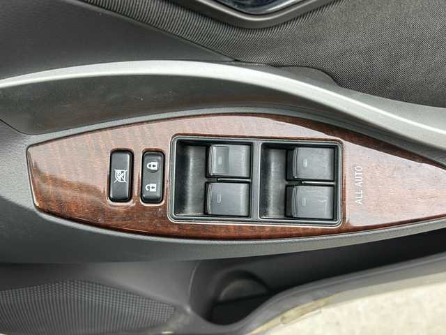 トヨタ プレミオ 1．5F Lパッケージ 岡山県 2013(平25)年 4.9万km ホワイトパールクリスタルシャイン