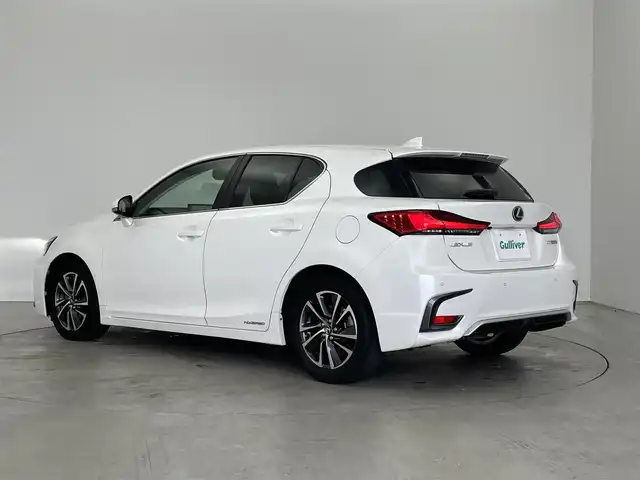 レクサス ＣＴ 200h バージョンC 埼玉県 2018(平30)年 4.9万km ソニッククォーツ 純正１０．３型ナビ　バックカメラ　ビルトインＥＴＣ２．０　シートヒーター　ハーフレザーシート　パワーシート　ドラレコ　衝突被害軽減ブレーキ　アダプティブクルーズコントロール LEDヘッドライト　禁煙車