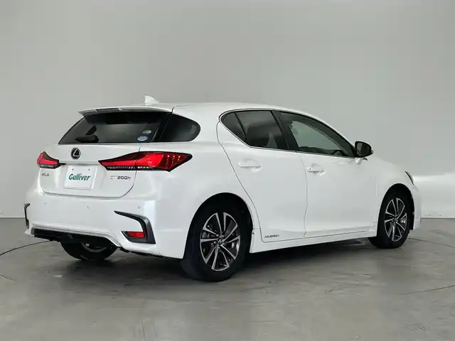 レクサス ＣＴ 200h バージョンC 埼玉県 2018(平30)年 4.9万km ソニッククォーツ 純正１０．３型ナビ　バックカメラ　ビルトインＥＴＣ２．０　シートヒーター　ハーフレザーシート　パワーシート　ドラレコ　衝突被害軽減ブレーキ　アダプティブクルーズコントロール LEDヘッドライト　禁煙車
