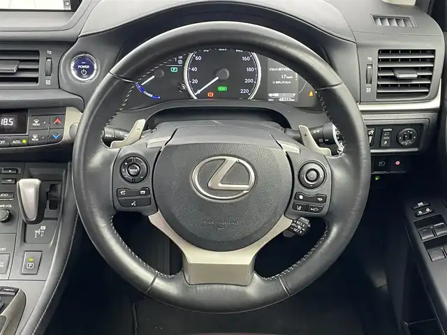 レクサス ＣＴ 200h バージョンC 埼玉県 2018(平30)年 4.9万km ソニッククォーツ 純正１０．３型ナビ　バックカメラ　ビルトインＥＴＣ２．０　シートヒーター　ハーフレザーシート　パワーシート　ドラレコ　衝突被害軽減ブレーキ　アダプティブクルーズコントロール LEDヘッドライト　禁煙車