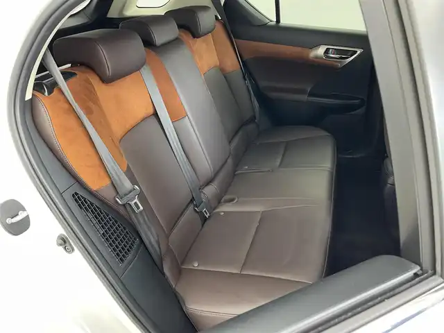 レクサス ＣＴ 200h バージョンC 埼玉県 2018(平30)年 4.9万km ソニッククォーツ 純正１０．３型ナビ　バックカメラ　ビルトインＥＴＣ２．０　シートヒーター　ハーフレザーシート　パワーシート　ドラレコ　衝突被害軽減ブレーキ　アダプティブクルーズコントロール LEDヘッドライト　禁煙車