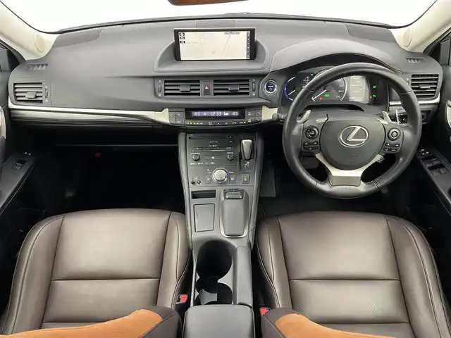 レクサス ＣＴ 200h バージョンC 埼玉県 2018(平30)年 4.9万km ソニッククォーツ 純正１０．３型ナビ　バックカメラ　ビルトインＥＴＣ２．０　シートヒーター　ハーフレザーシート　パワーシート　ドラレコ　衝突被害軽減ブレーキ　アダプティブクルーズコントロール LEDヘッドライト　禁煙車