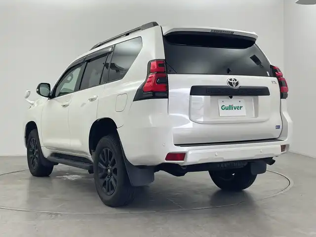 トヨタ ランドクルーザー プラド TX Lパッケージ マットブラED 群馬県 2023(令5)年 3.3万km ホワイトパールクリスタルシャイン サンルーフ　純正９型ナビ　バックカメラ　ウッドコンビステアリング　ルーフレール　黒革シート　エアシート　シートヒーター　ＥＴＣ２．０　ドラレコ　アダプティブクルーズコントロール　ＬＥＤライト　禁煙車