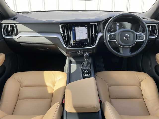 ボルボ Ｖ６０ T5 モメンタム 岡山県 2018(平30)年 4.3万km オニキスブラックP 外部検査実施済み/ターボ/純正HDDナビ/　(フルセグTV/Bluetooth/USB)/バックカメラ/ETC/前後ドライブレコーダー/レザーシート/前席パワーシート/前席シートヒーター/パワーバックドア/レーダークルーズコントロール/衝突軽減ブレーキ/レーンアシスト/ブラインドスポットモニター/オートマチックハイビーム/横滑り防止機能/純正17インチアルミホイール/スマートキー/純正LEDヘッドライト/カーテンエアバック/スペアキー１本/取扱説明書/保証書