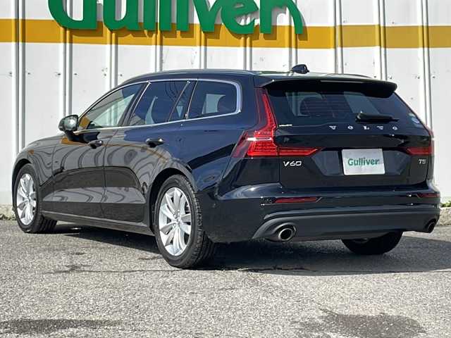 ボルボ Ｖ６０ T5 モメンタム 岡山県 2018(平30)年 4.3万km オニキスブラックP 外部検査実施済み/ターボ/純正HDDナビ/　(フルセグTV/Bluetooth/USB)/バックカメラ/ETC/前後ドライブレコーダー/レザーシート/前席パワーシート/前席シートヒーター/パワーバックドア/レーダークルーズコントロール/衝突軽減ブレーキ/レーンアシスト/ブラインドスポットモニター/オートマチックハイビーム/横滑り防止機能/純正17インチアルミホイール/スマートキー/純正LEDヘッドライト/カーテンエアバック/スペアキー１本/取扱説明書/保証書