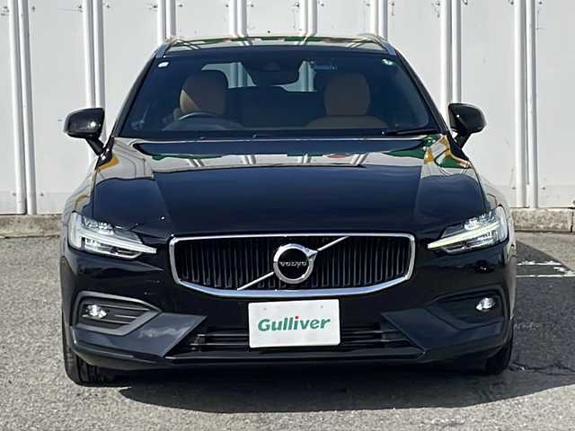 ボルボ Ｖ６０ T5 モメンタム 岡山県 2018(平30)年 4.3万km オニキスブラックP 外部検査実施済み/ターボ/純正HDDナビ/　(フルセグTV/Bluetooth/USB)/バックカメラ/ETC/前後ドライブレコーダー/レザーシート/前席パワーシート/前席シートヒーター/パワーバックドア/レーダークルーズコントロール/衝突軽減ブレーキ/レーンアシスト/ブラインドスポットモニター/オートマチックハイビーム/横滑り防止機能/純正17インチアルミホイール/スマートキー/純正LEDヘッドライト/カーテンエアバック/スペアキー１本/取扱説明書/保証書