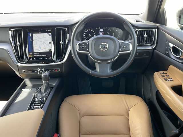 ボルボ Ｖ６０ T5 モメンタム 岡山県 2018(平30)年 4.3万km オニキスブラックP 外部検査実施済み/ターボ/純正HDDナビ/　(フルセグTV/Bluetooth/USB)/バックカメラ/ETC/前後ドライブレコーダー/レザーシート/前席パワーシート/前席シートヒーター/パワーバックドア/レーダークルーズコントロール/衝突軽減ブレーキ/レーンアシスト/ブラインドスポットモニター/オートマチックハイビーム/横滑り防止機能/純正17インチアルミホイール/スマートキー/純正LEDヘッドライト/カーテンエアバック/スペアキー１本/取扱説明書/保証書