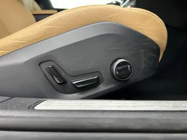 ボルボ Ｖ６０ T5 モメンタム 岡山県 2018(平30)年 4.3万km オニキスブラックP 純正SENSUSナビ/Rカメラ/Bluetooth/アップルカープレイ/パワーテールゲート/LEDヘッドライト/オートライト/AHB/オートワイパー/本革シート/シートヒーター/ACC/BLIS/ロードサインインフォメーション/レーンキーピングエイド/クロストラフィックアラート/パークアシスト/ドラレコ/ETC/衝突回避