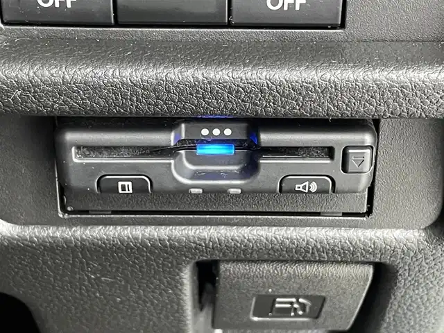 スズキ ハスラー HYBRID X 福井県 2020(令2)年 3.7万km オフブルーM ４WD/社外７インチナビ【CN-RE06WD】/CD/DVD/フルセグTV/Bluetooth/AM/FM/バックカメラ /ETC/スズキセーフティサポート/・衝突軽減ブレーキ/・オートライト/・車線維持支援機能/・車線逸脱警報機能 /プッシュスタート /シートヒーター /ダンヒルアシストコントロール/革巻きステアリング/ステアリングリモコン/ステアリングチルド機構/LED/フォグランプ